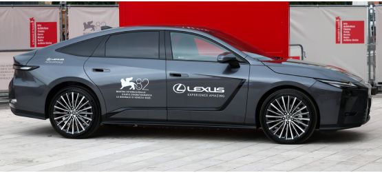 Lexus aplaude vencedor do Leão de Ouro Jim Jarmusch, no encerramento do 82.º Festival Internacional de Cinema de Veneza