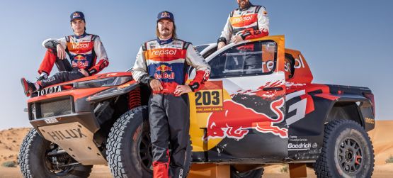 TOYOTA GAZOO Racing W2RC participa no Rali Dakar 2026 com uma equipa renovada e 3 novas DKR GR Hilux